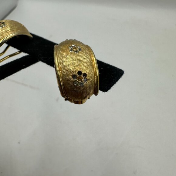 Vintage BSK Gold-Tone Clip-On Earrings With Rhinestone Floral Design - Picture 3 of 7